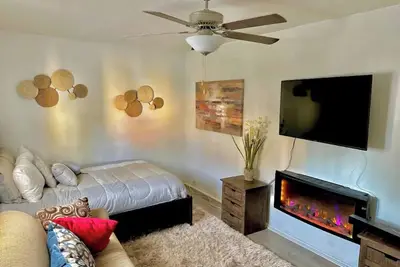 Image de Trendy, centrally located apt