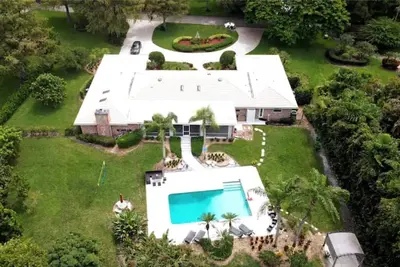 Image de Luxurious Waterfront House w/ Pool Gym Kayaks