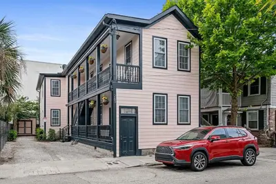 Image de St Philip St - Historic Downtown Home w/ Parking!