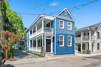 Image de Downtown Duplex - St Philip St - Sleeps 20