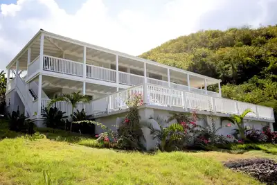 Calabash 4 Bedroom Villa - Stunning Sea Views, Private Pool, Delightful Location