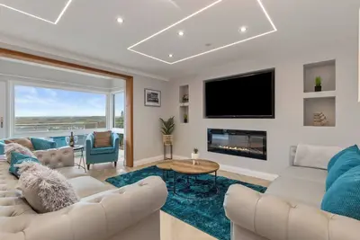 Image de Golwg Y MĂ´r - Sea View Cottage with Hot Tub