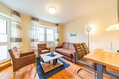 Image de Hundefreundliche, Ruhige Ferienwohnung mit Balkon in Deichlage an der Nordsee