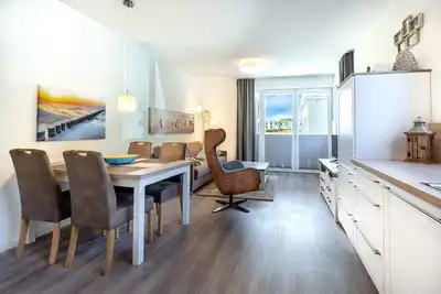 Image de Schickes Apartment in Strandnähe mit Terrasse - Saunabereich im Haus Inklusive!