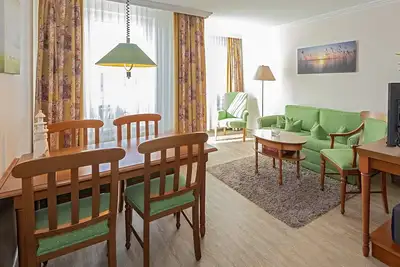 Image de Kinder- und Hundefreundliche Wohnung mit Sonnigem Balkon und Seeblick in Toplage