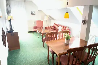 Image de Dachgeschosswohnung in Erstklassiger Strandlage mit Blick zum Schönen Schloonsee