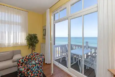 Image de Tolle Dachgeschosswohnung am Strand mit Loggia und Einmalig-schönem Meerblick!