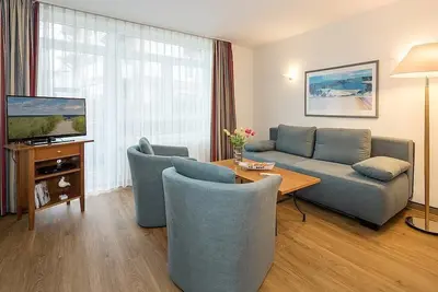 Image de Ostsee-ferienwohnung mit Schöner Terrasse im Grünen in Hervorragender Strandlage