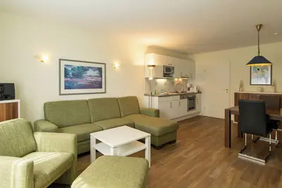 Image de 2-room apartment with balcony and view of the park in a great beach location