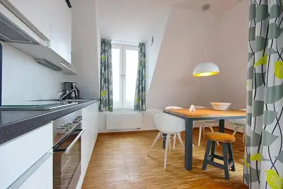 Image de Tolle Dachgeschosswohnung mit Meerblick und Ost-loggia - nur 100 m zum Strand!