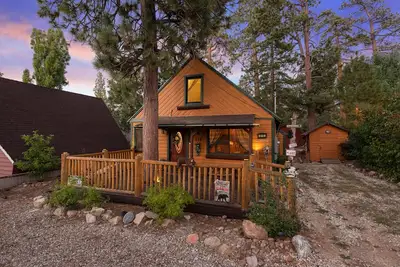 Image de HotTub • WalkToLake • 4min Drive2Village • FirePit