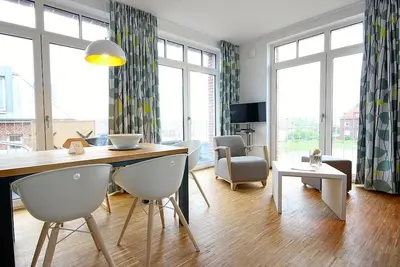 Image de Tolles Ferienapartment mit GroĂźem, Sonnigen SĂĽdbalkon - nur 100 m zum Strand!