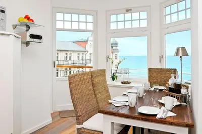 Image de Exklusives Maisonette-ferienapartment mit Drei Balkonen - nur 30 m zum Strand!