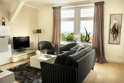 Image de Exclusive holiday apartment with balcony, sea view & glass fireplace - 50 m to the beach!