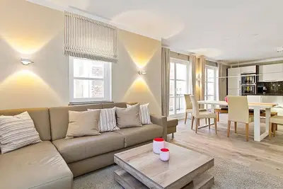Image de Exklusive, Hochwertige Ferienwohnung an der Ostsee mit Komfort-küche und Balkon