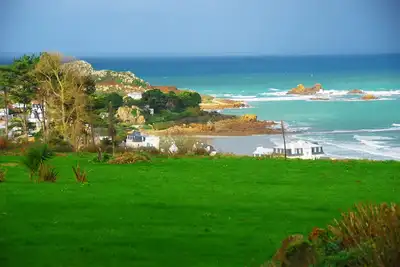 Image de Superbe Vue Mer. Non mitoyenne. Petit nid d'amour, face Ă la mer