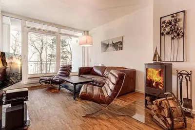 Image de Stilvolles Apartment mit Großem Balkon und Kaminofen - nur 150 m zum Strand!