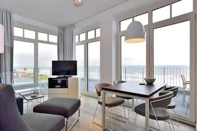 Image de Erstklassiges Eck-apartment am Strand mit Balkon und Sensationellem Meerblick!