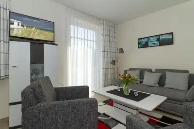 Image de Familien-ferienwohnung mit Zwei Balkonen und Zwei Bädern - nur 300 m zum Strand!