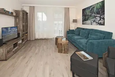 Image de HĂĽbsche Ferienwohnung mit Balkon und Blick ins GrĂĽne Zwischen Meer und See