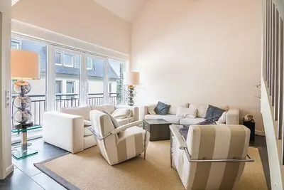 Image de Stillvolles Maisonette-apartment mit Toller Dachterrasse und Leuchtturmblick