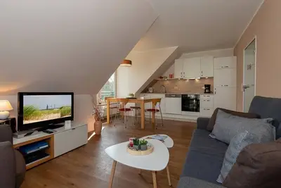 Image de Ruhige, Hübsche Ferienwohnung in Strandnähe mit Balkon am Idyllischen Stadtwald