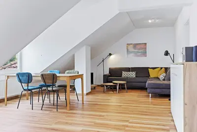 Image de Tolle Dachgeschoss-ferienwohnung mit Loggia und Meerblick - nur 40 m zum Strand!