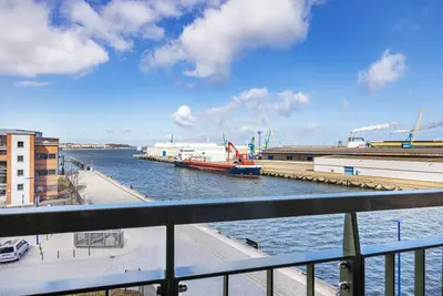 Image de Tolles Hafenapartment mit Balkon und Wunderschönem Ausblick auf das Hafenleben