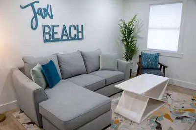 Image de Be A Nomad | Gorgeous 2br 1blk from the Ocean - C
