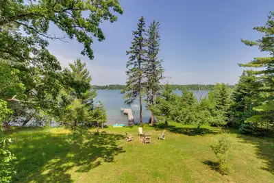 Image de Cabin Getaway w\/ Private Dock, Walk to Trail!