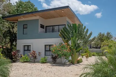 Image de Stunning Gem in Junquillal 3Br, private deck, 1 min walk to beach, big parking
