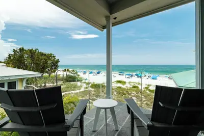 Image de Sandy Beach Retreat - Trois Chambres Maison, Couchages 6