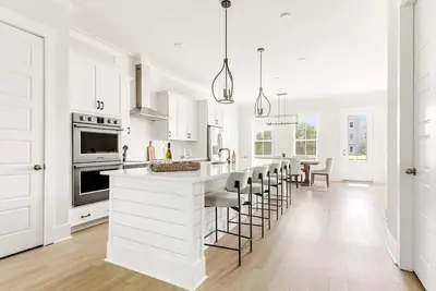 Image de Bridge View - Spacious Luxury Home w/ Rooftop Deck