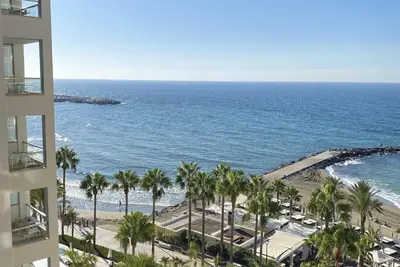 Image de Precioso apartamento en primera línea de playa