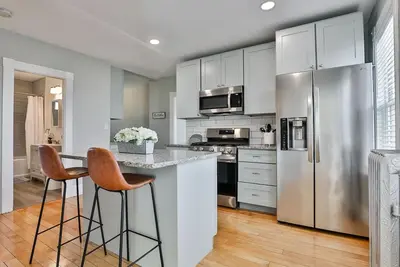 Image de Stylish Apartment Near Downtown & Major Highways