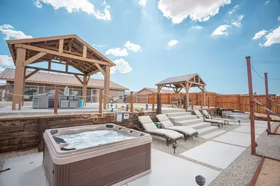 Image de Joshua Tree National Park-Gorgeous Home-HotTub+Game Rm+Views+Ev Charger!