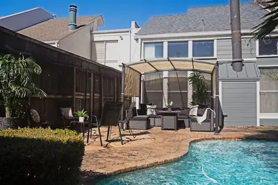 Image de Montrose Aquatic Dream! Downtown Unit w/ Pool 3br