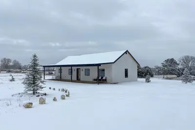 Image de New Modern Home Near Taos Ski Valley