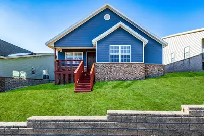 Image de Beautiful bike-in\/out dog-friendly home near with deck, washer\/dryer, jetted tub