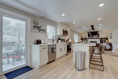 Image de Modern 5 Br - Large Yard + Bbq + Kid's Playhouse + Game Room + Great WiFi