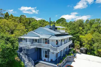 Image de Historical Lifestyle Retreat!