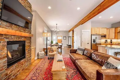 Image de Winter Park Getaway! 4 Br Townhouse w Hot Tub