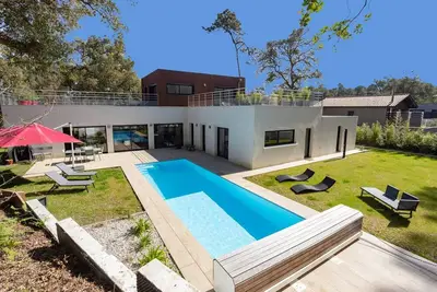 Image de Villa Tetiaroa avec piscine chauffée à 200 m du lac d'Hossegor