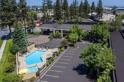 Image de Get Ready for Adventure! 2 Family-friendly Units. Close to Pine Nursery Park!