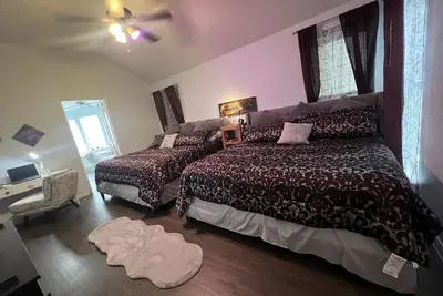 Image de Home away from home. . spacious but cozy for the whole family. King size beds