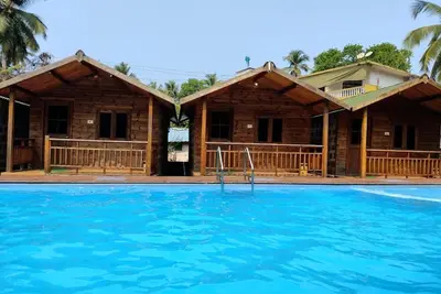 Image de Cozy wooden huts\/cottages on edge of Arambol Beach