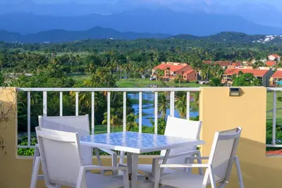 Image de Penthouse with Unobstructed and Breathtaking Panoramic Views (407)