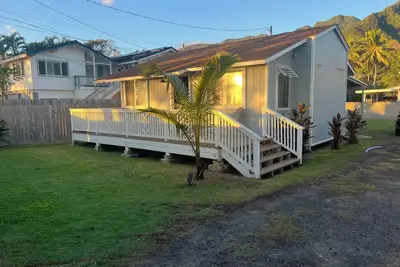 Image de Entire House, Ocean front, White Sand Beach across the street.