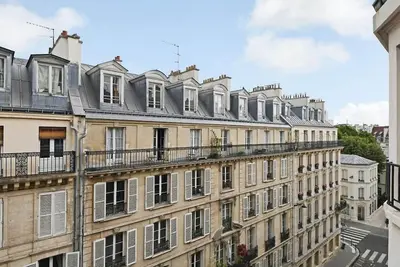 Image de Magical rooftop vistas, Your home to Notre Dame perched on sixth floor