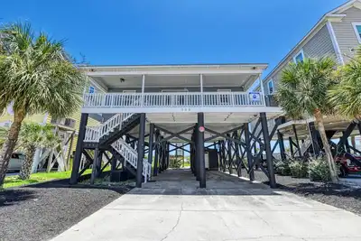 Image de Betty's Bungalow, 5 Bedroom, 4 Bath, Ocean Front Home